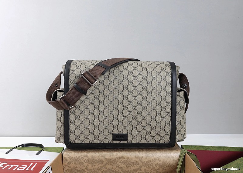 Gucci Messenger Bag with Beige GG Messenger for Streetwear Looks
