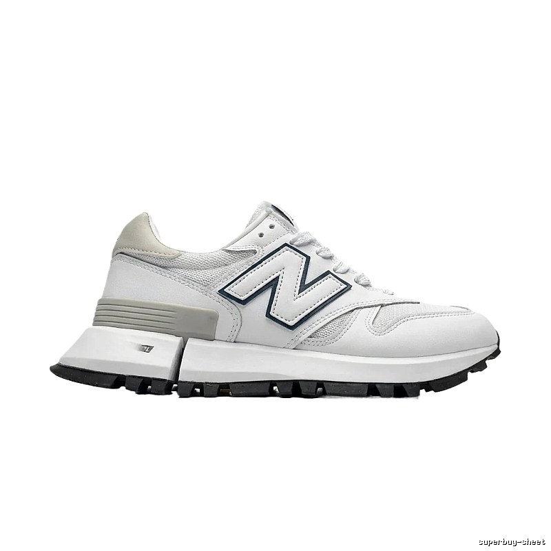 New Balance retro-style white and gray sports shoes
