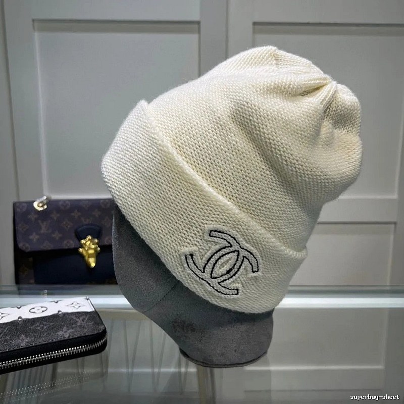 Ribbed Patch Chanel Knit Beanie for Casual Office